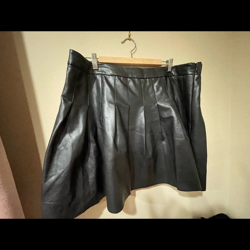 Eloquii Black Faux Leather Pleated Mini Skirt